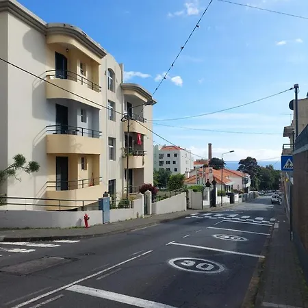 Til * Funchal (Madeira)